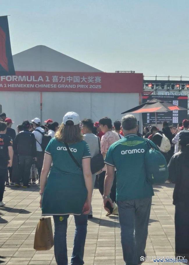 半个文娱圈皆聚上海F1 车迷狂欢盛宴